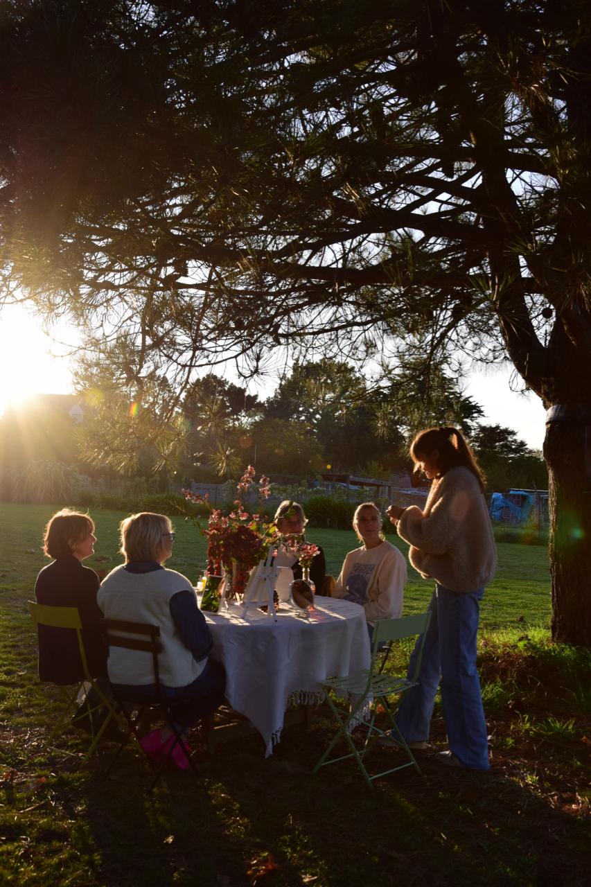 Un moment entre copines dans un décor insolite et champêtre : échange et de convivialité